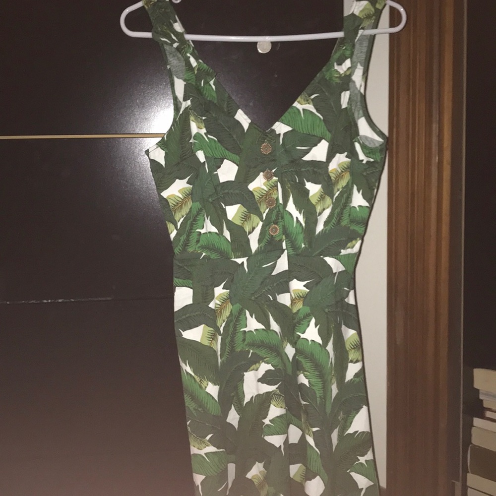 Leaf print dress